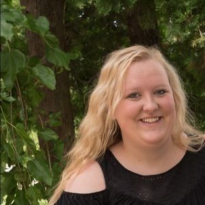 Meet your Posher, Ashley